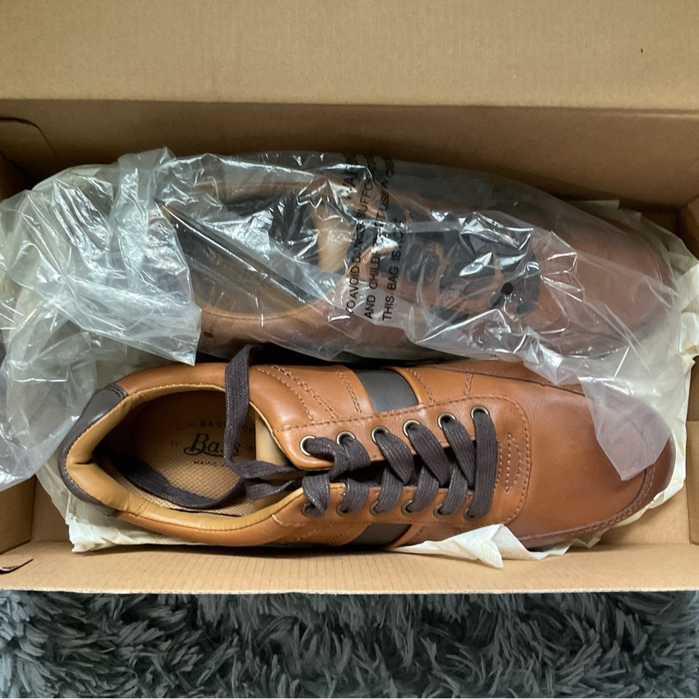 NIB Men Shoes